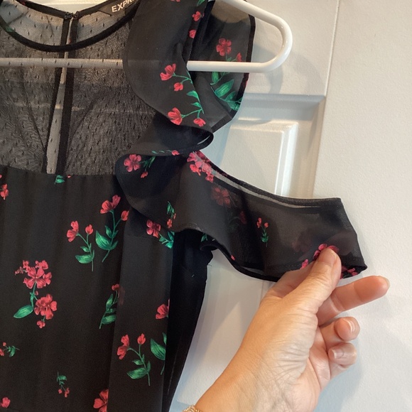 Dress - Picture 4 of 10